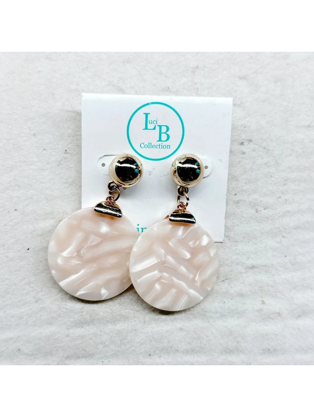 4710gc. Goldtone Beachy Earrings Tan